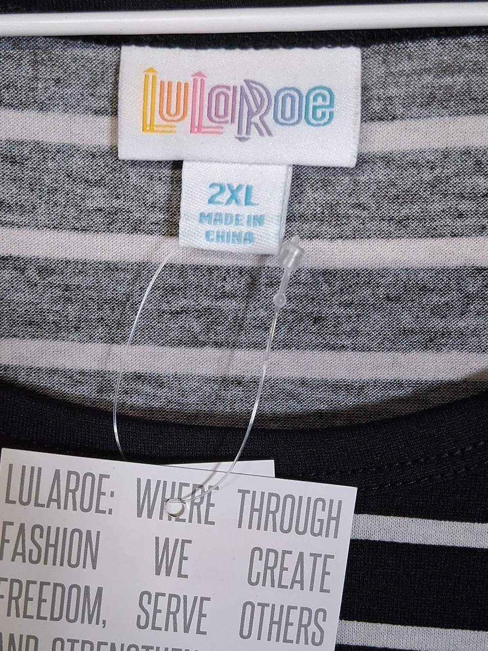 Womens LulaRoe Black and White Striped Tunic Top Size 2X NWT - Picture 2 of 6